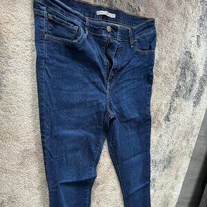 Women's Levi's 720 high rise super skinny jeans size 32